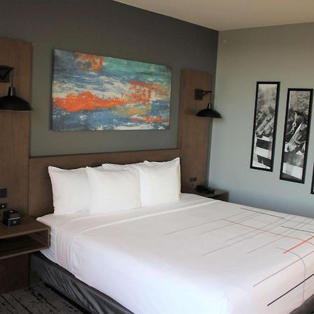 La Quinta Inn & Suites By Wyndham Bardstown Esterno foto